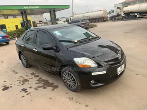 Toyota Yaris 2010 Black