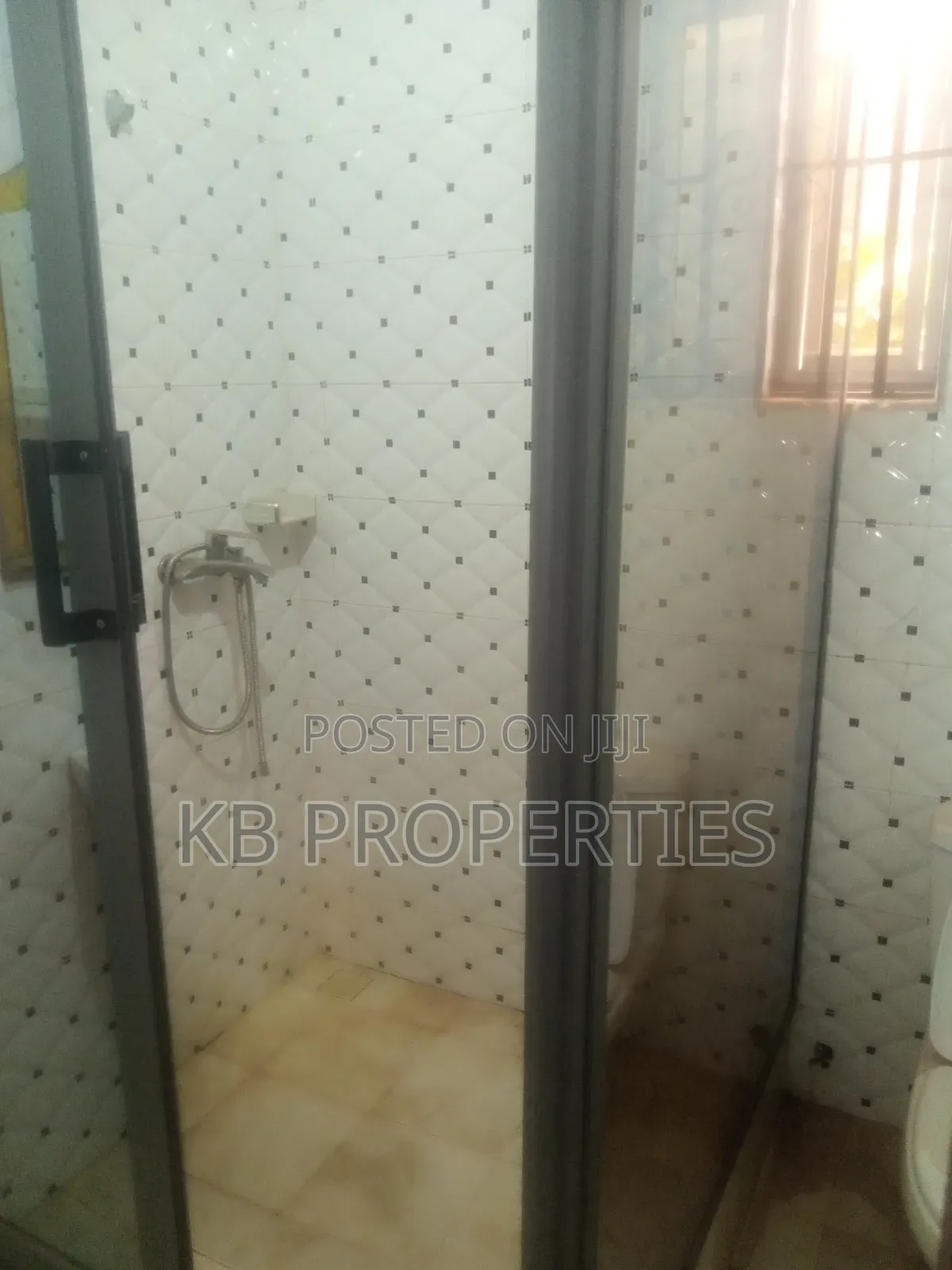 2bdrm Apartment in Kb Properties, Baatsona Total for rent
