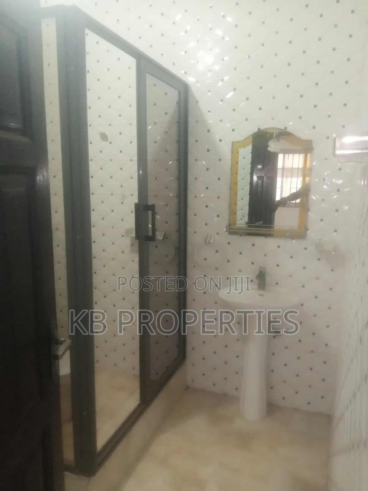 2bdrm Apartment in Kb Properties, Baatsona Total for rent