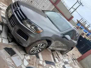 Volkswagen Touareg 2014 Brown