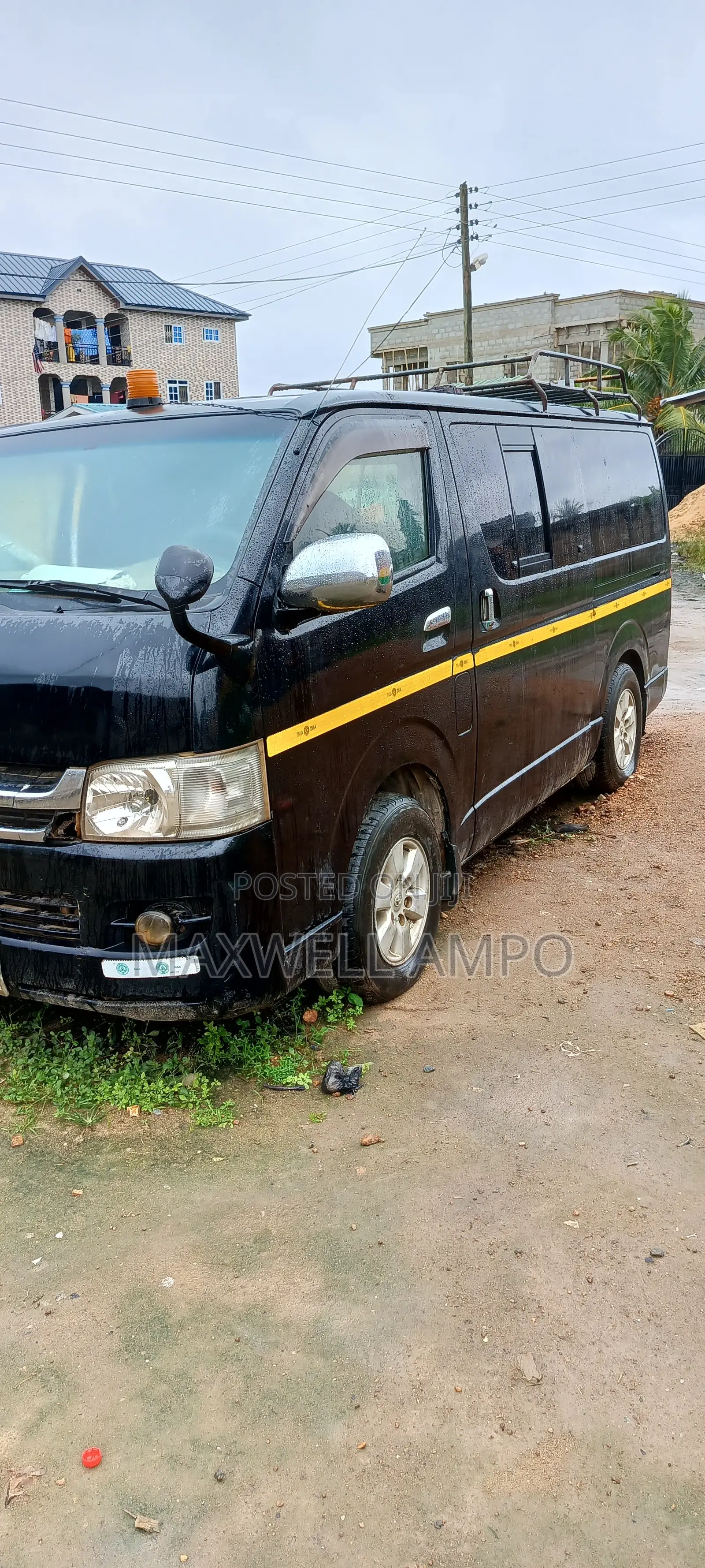 Toyota HiAce 2012 Black