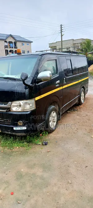 Toyota HiAce 2012 Black