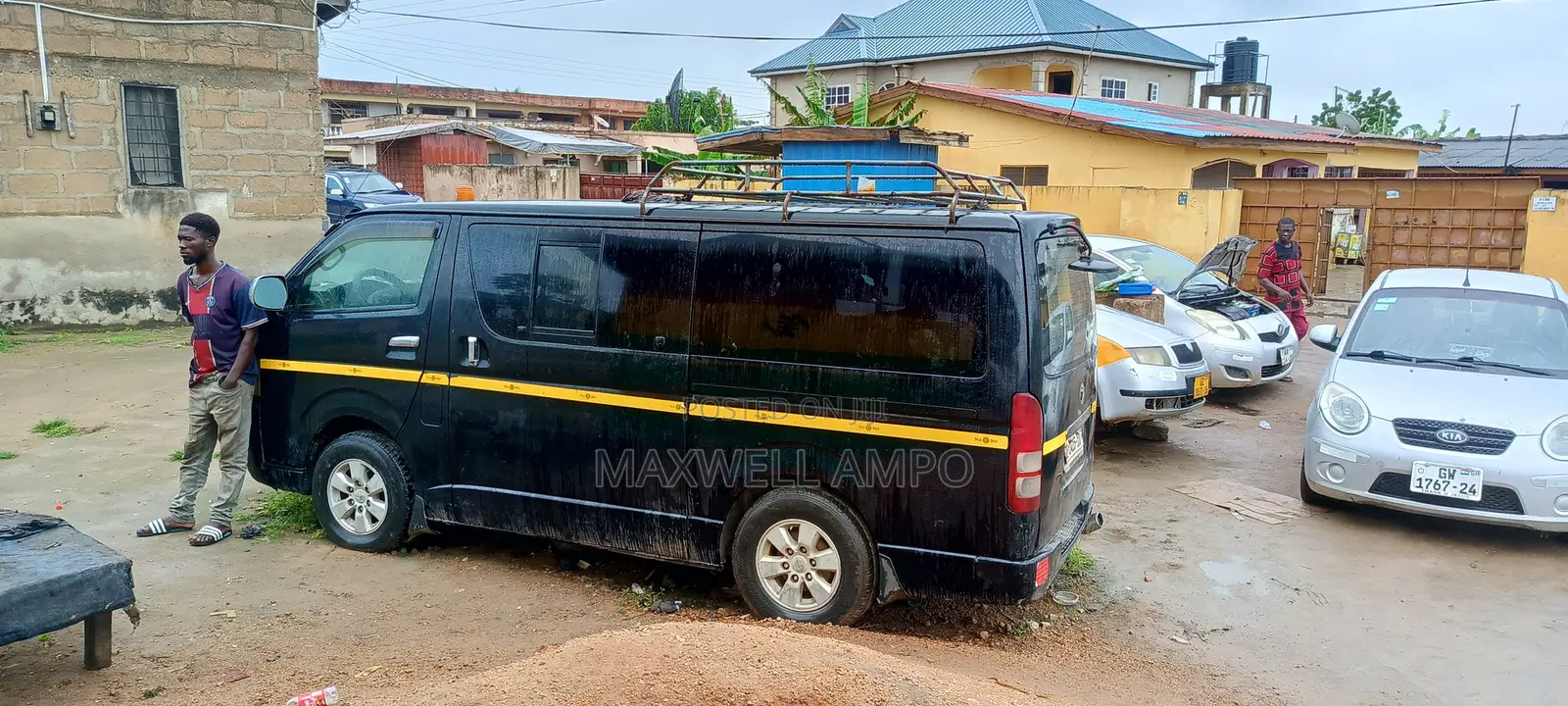 Toyota HiAce 2012 Black