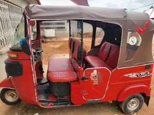 Bajaj Avenger 150 Street 2025 Red