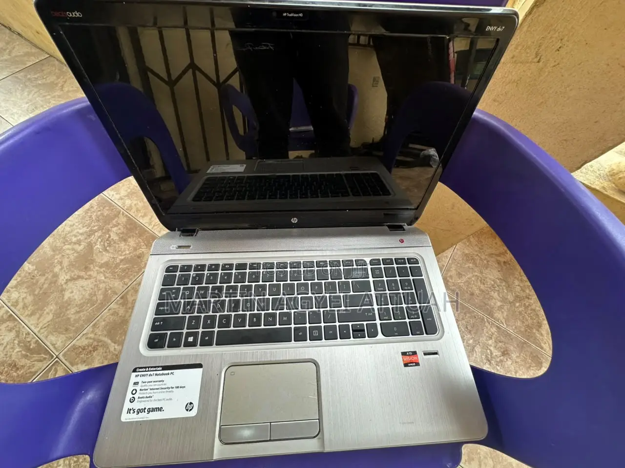 Laptop HP Envy Dv7 8GB AMD A10 HDD 500GB