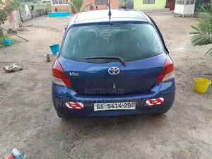 Toyota Vitz 2010 Blue