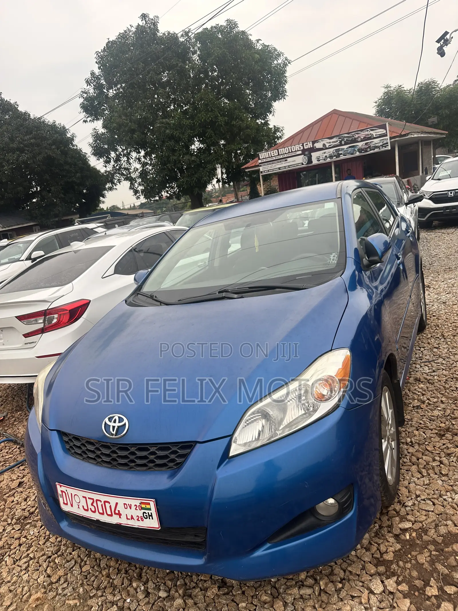 Toyota Matrix L Hatchback FWD (1.8L 4cyl 5M) 2011 Blue
