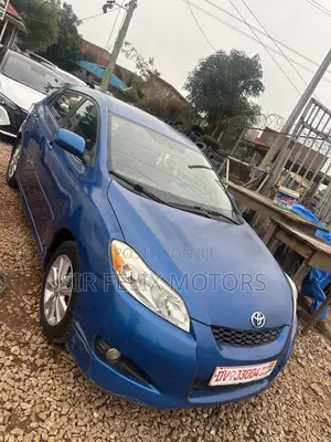 Toyota Matrix L Hatchback FWD (1.8L 4cyl 5M) 2011 Blue
