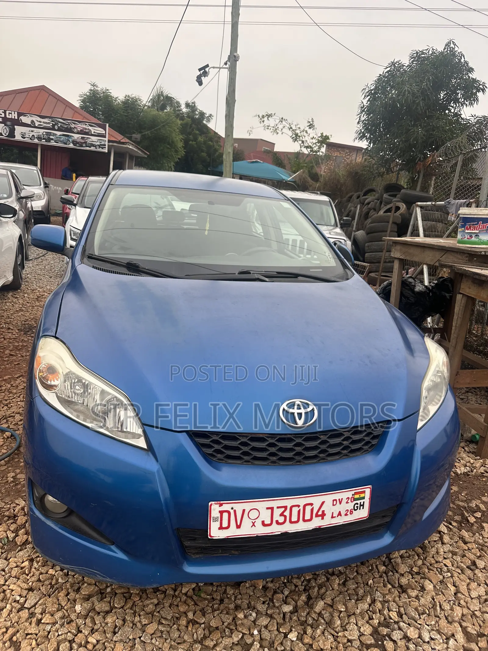 Toyota Matrix L Hatchback FWD (1.8L 4cyl 5M) 2011 Blue