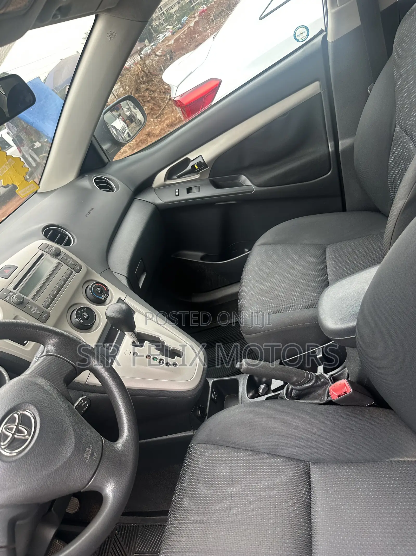 Toyota Matrix L Hatchback FWD (1.8L 4cyl 5M) 2011 Blue