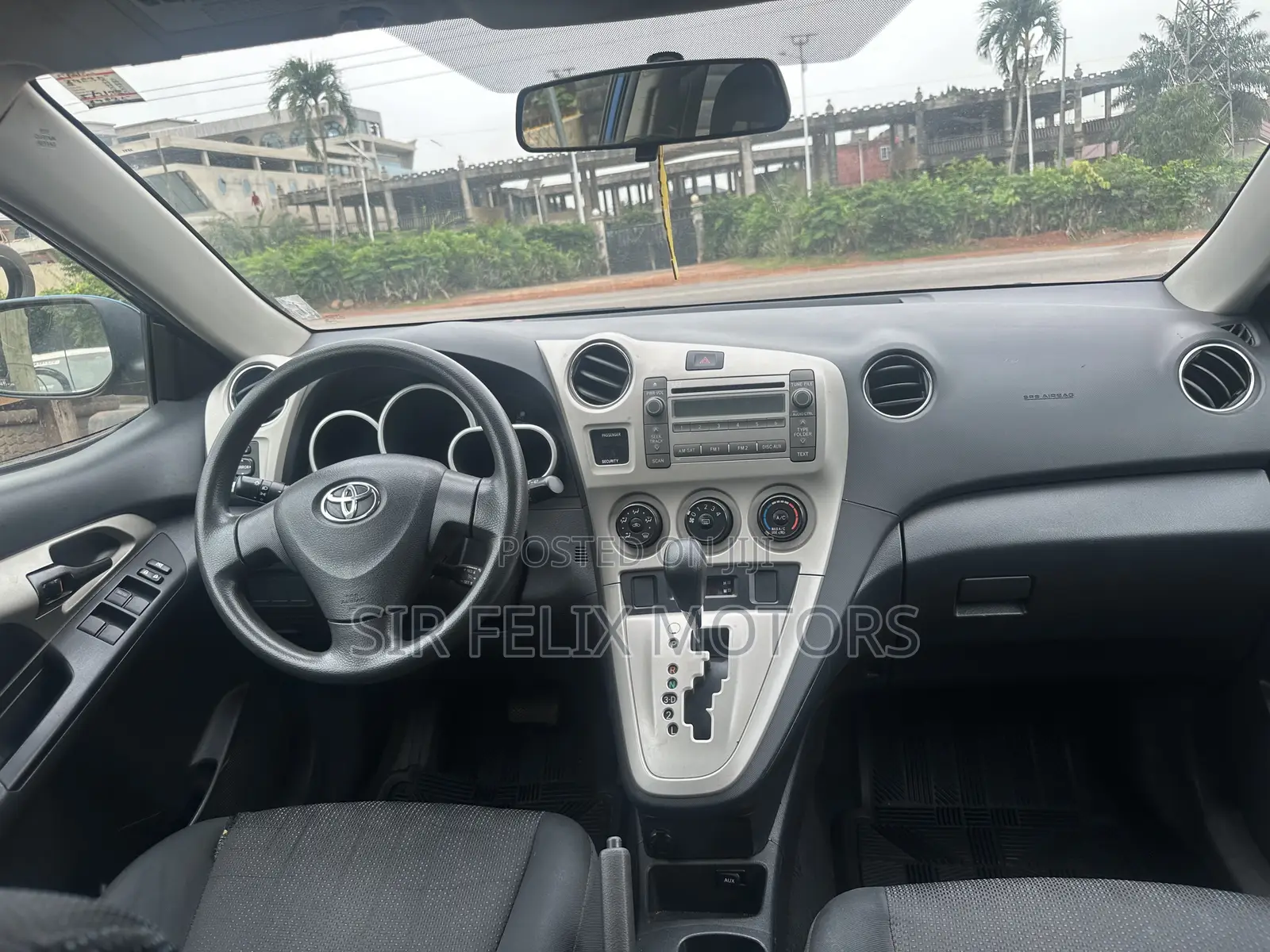 Toyota Matrix L Hatchback FWD (1.8L 4cyl 5M) 2011 Blue