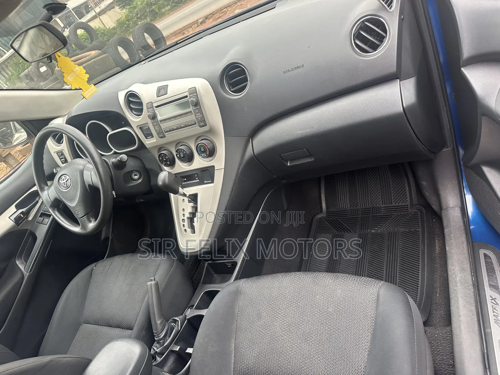 Toyota Matrix L Hatchback FWD (1.8L 4cyl 5M) 2011 Blue