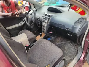 Toyota Vitz 2010 Red