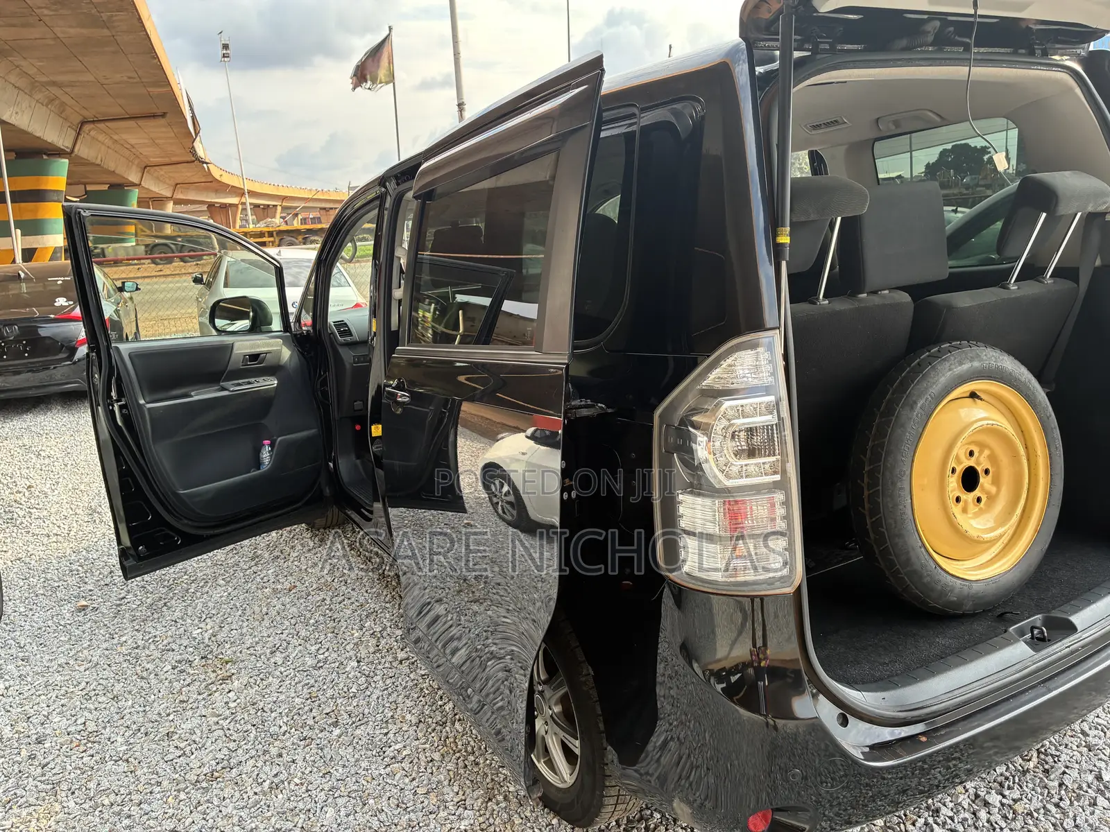 Toyota Voxy 2013 Black