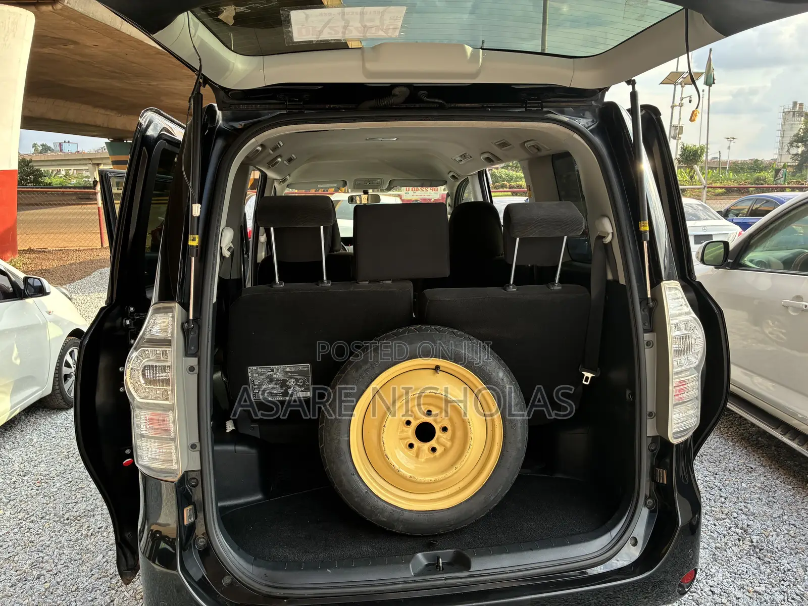 Toyota Voxy 2013 Black