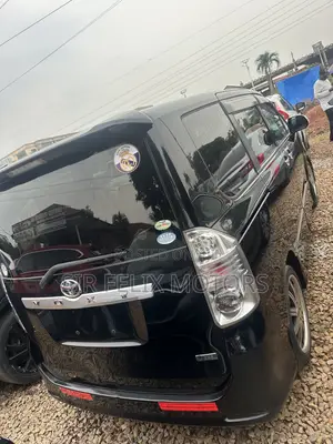 Toyota Voxy X L Edition 2WD 8-Seater 2013 Black