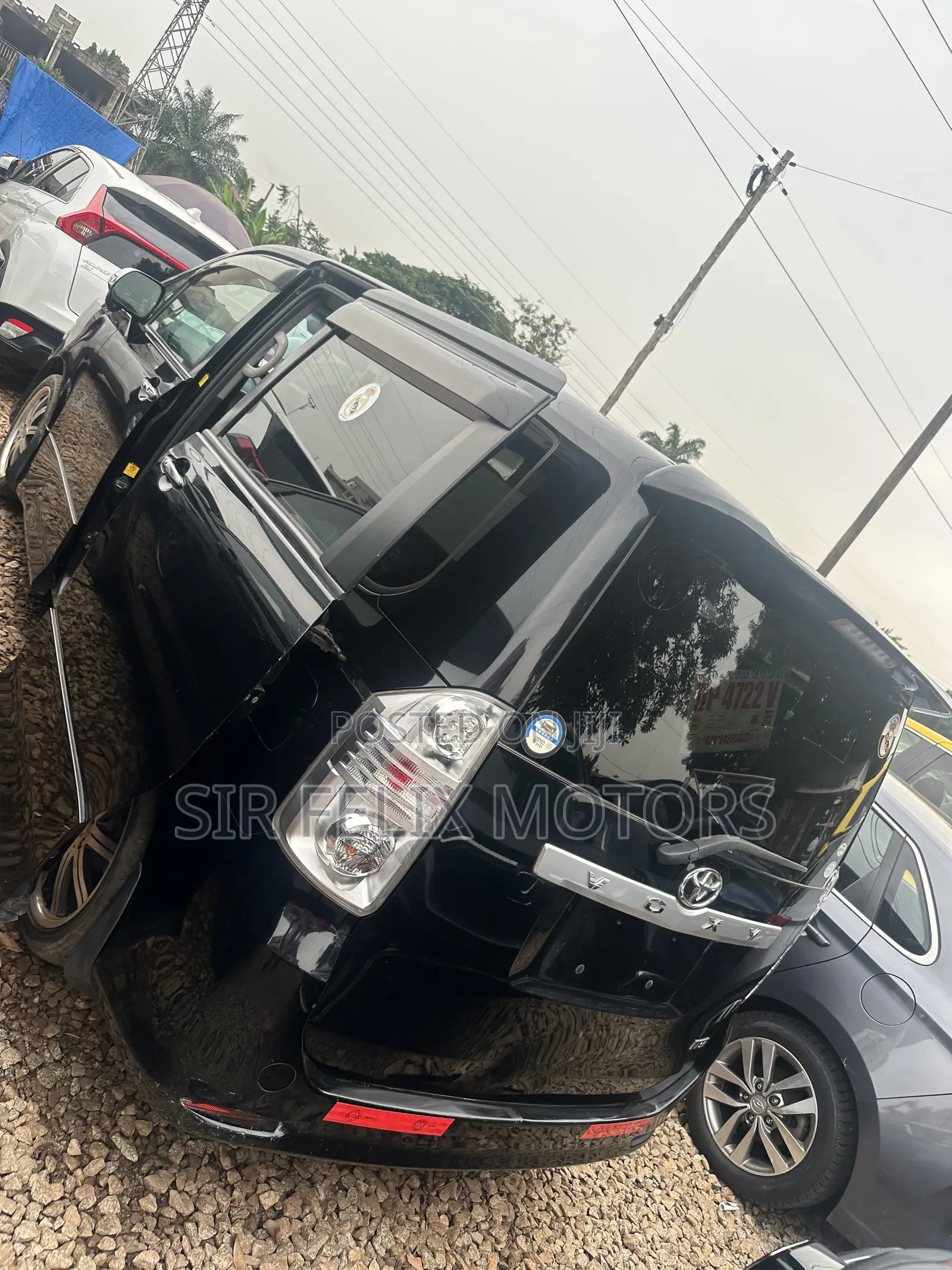 Toyota Voxy X L Edition 2WD 8-Seater 2013 Black