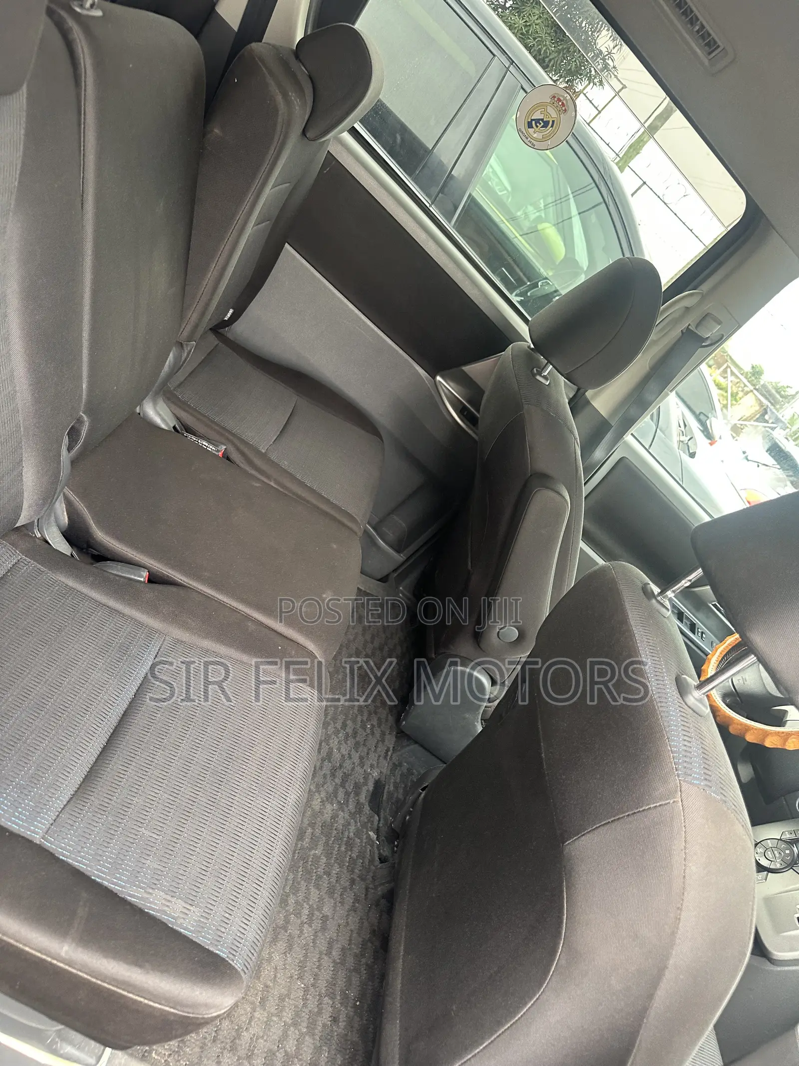 Toyota Voxy X L Edition 2WD 8-Seater 2013 Black