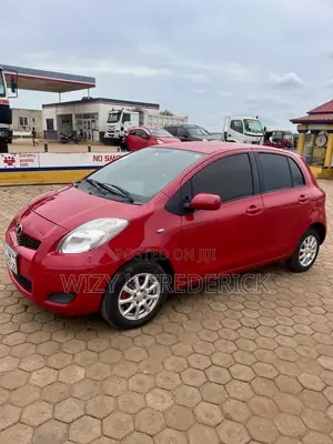 Toyota Vitz 1.5 FWD 5dr 2010 Red