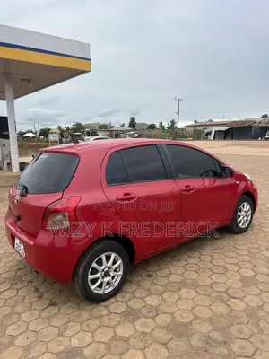 Toyota Vitz 1.5 FWD 5dr 2010 Red