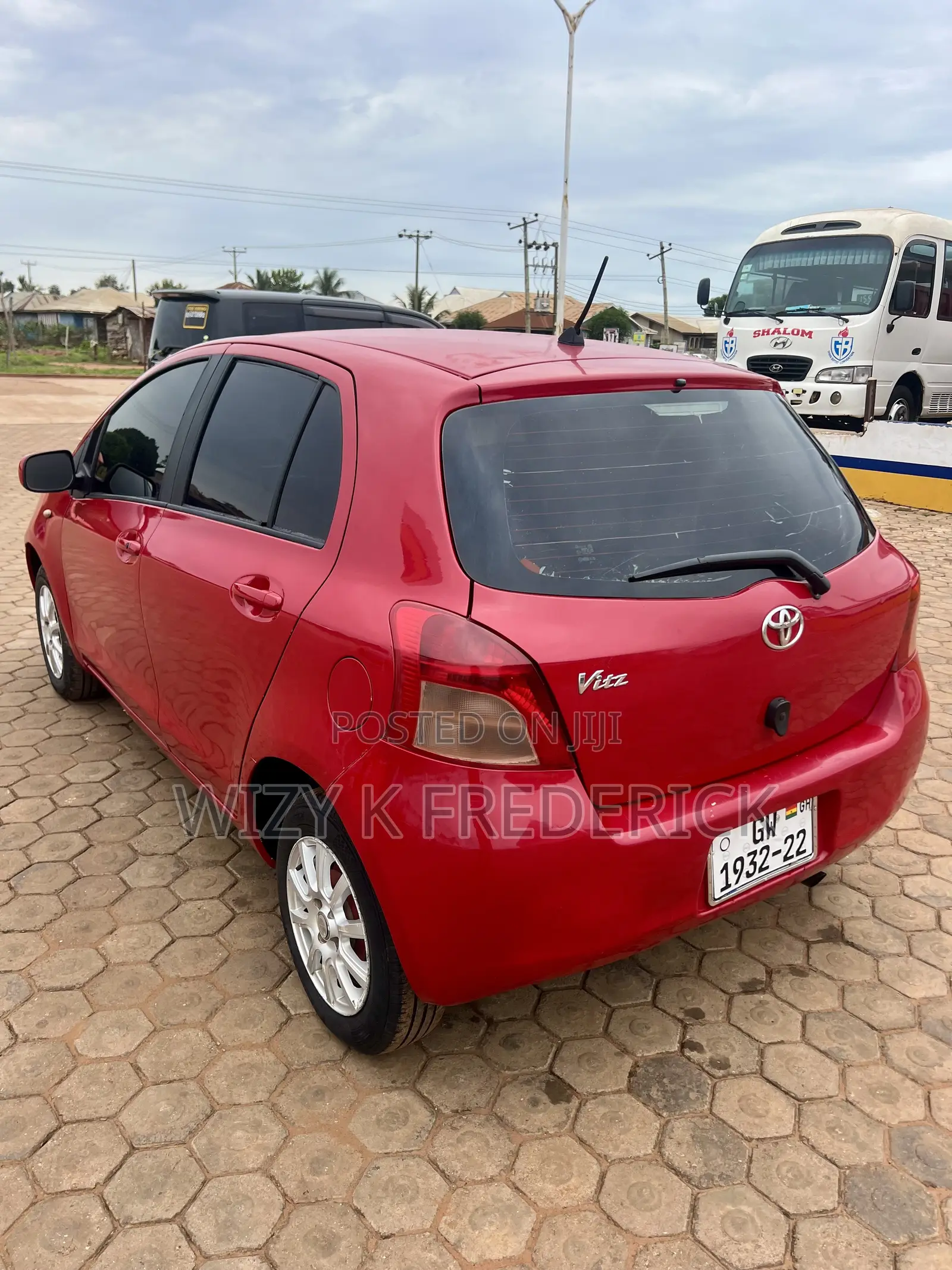 Toyota Vitz 1.5 FWD 5dr 2010 Red