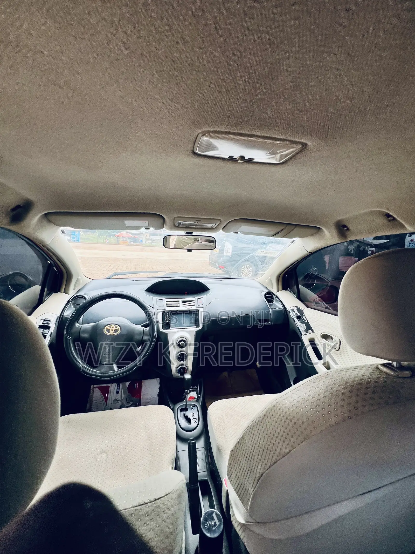 Toyota Vitz 1.5 FWD 5dr 2010 Red