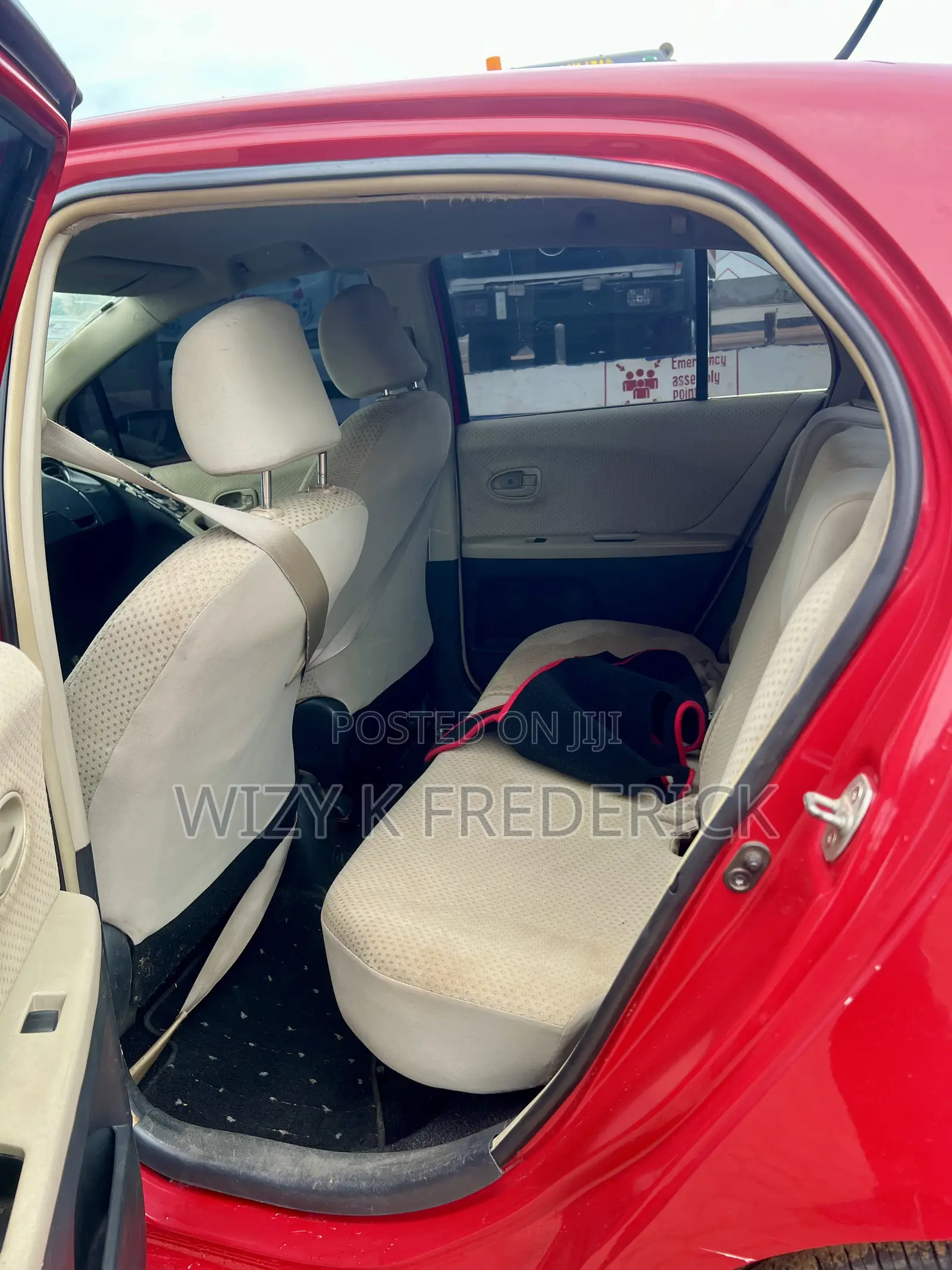 Toyota Vitz 1.5 FWD 5dr 2010 Red