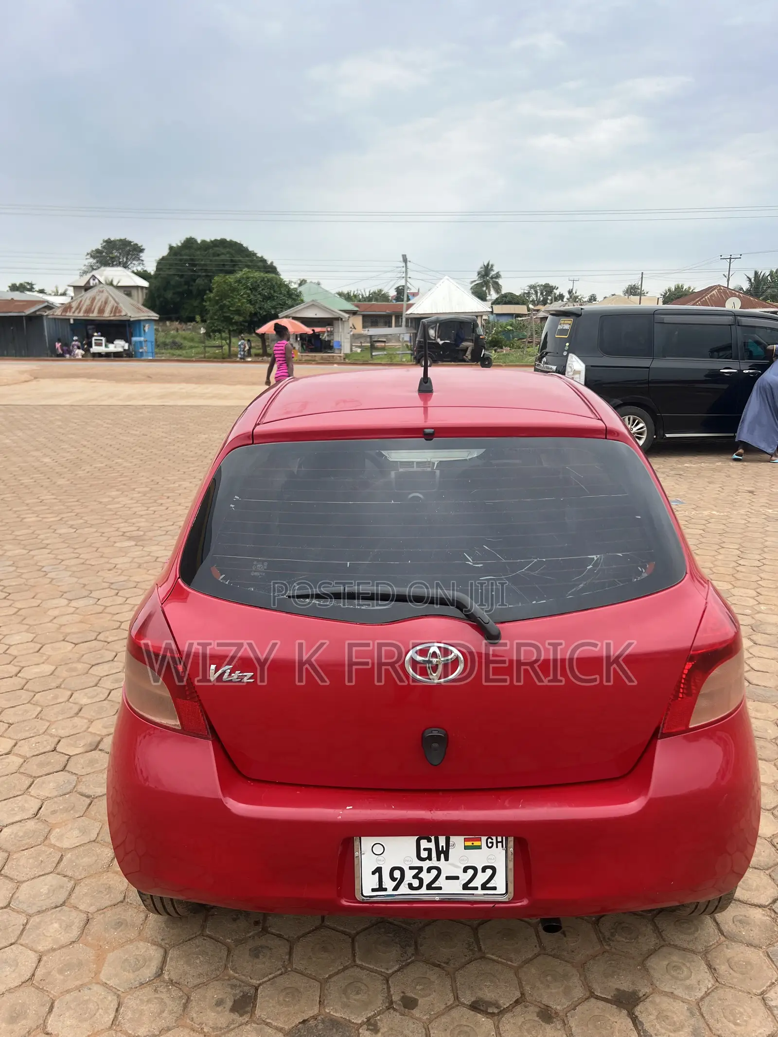 Toyota Vitz 1.5 FWD 5dr 2010 Red