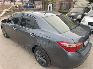 Toyota Corolla LE 4dr Sedan (1.8L 4cyl CVT) 2017 Gray