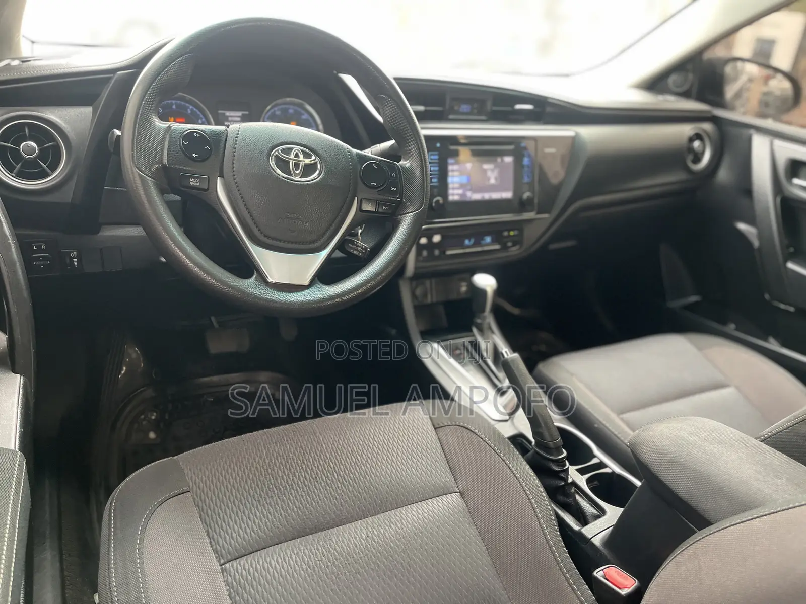Toyota Corolla LE 4dr Sedan (1.8L 4cyl CVT) 2017 Gray