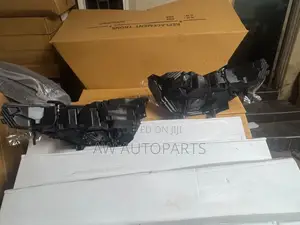 Ford Explorer 2020 Head Lamp. Pair