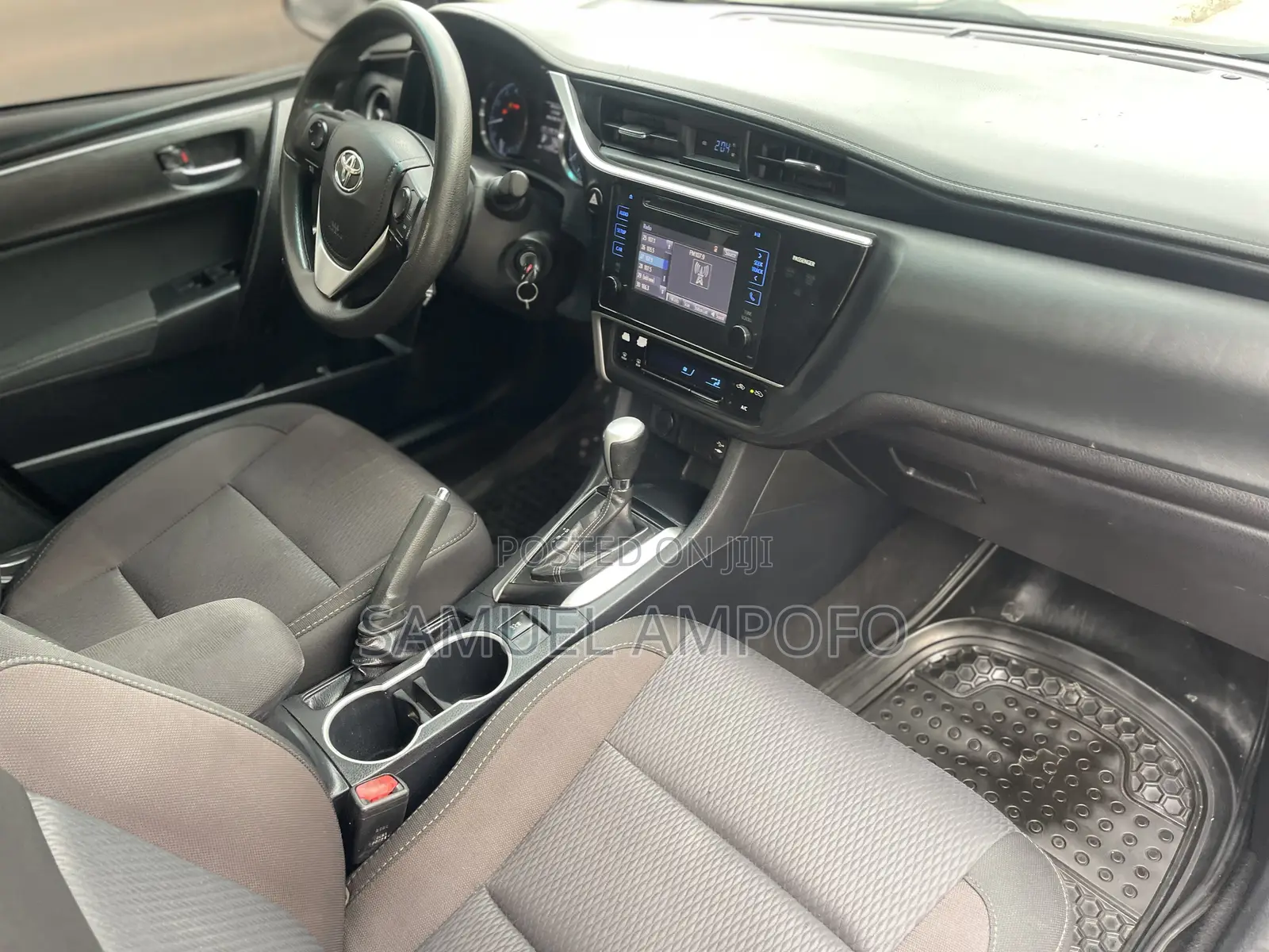 Toyota Corolla LE 4dr Sedan (1.8L 4cyl CVT) 2017 Gray