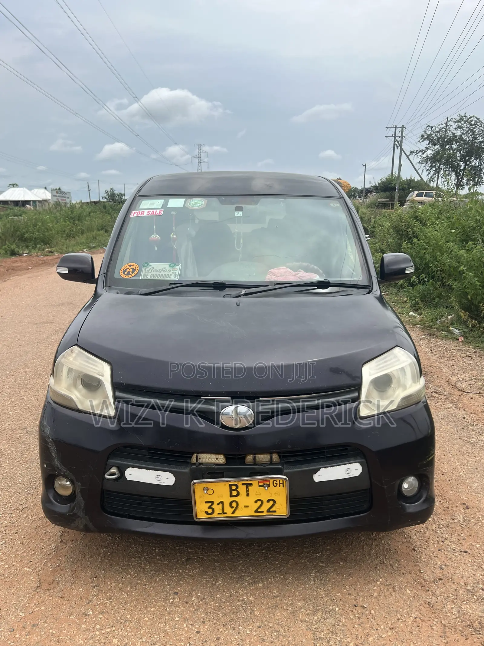 Toyota Sienta 1.5 FWD 2012 Black
