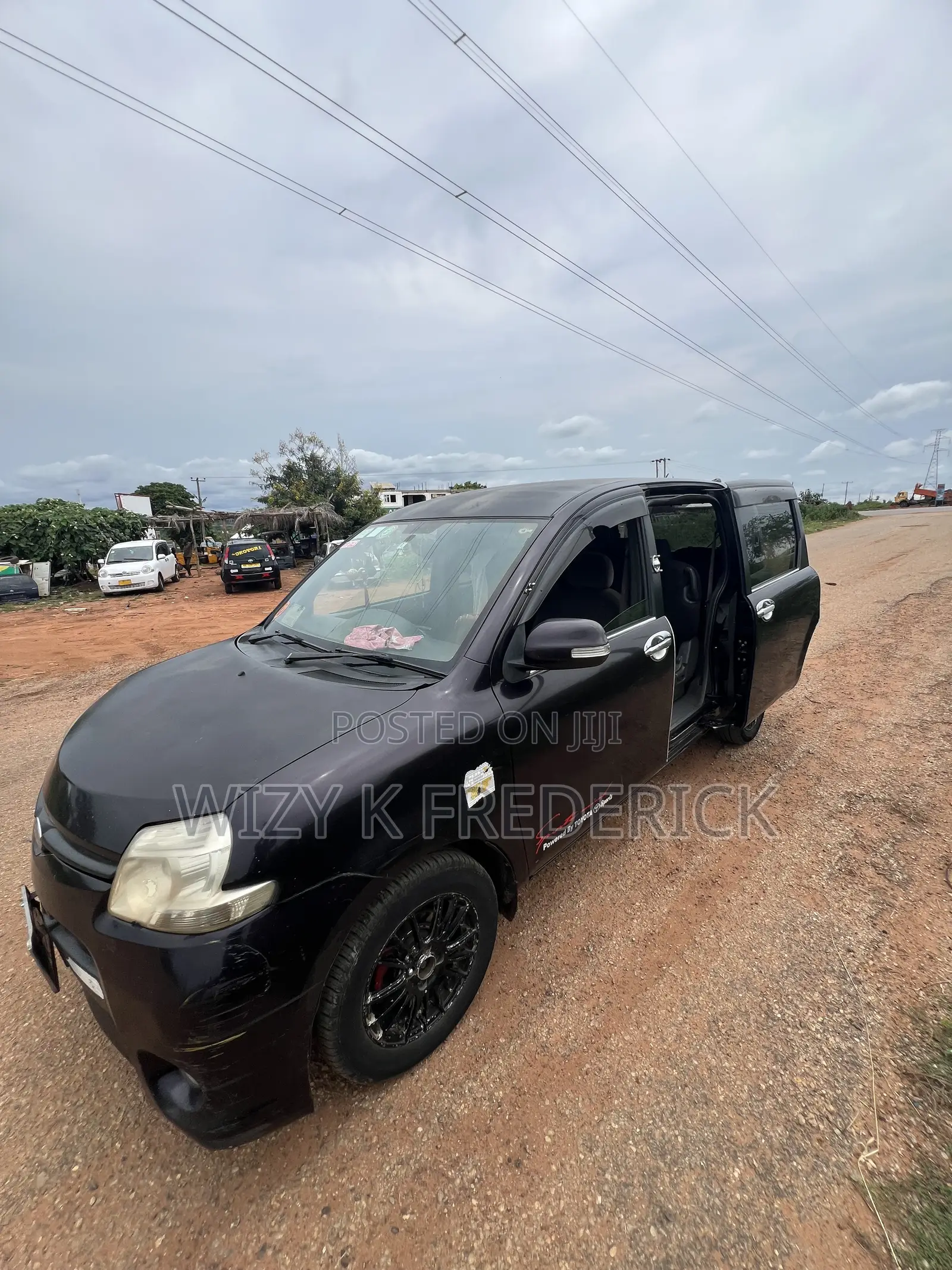 Toyota Sienta 1.5 FWD 2012 Black