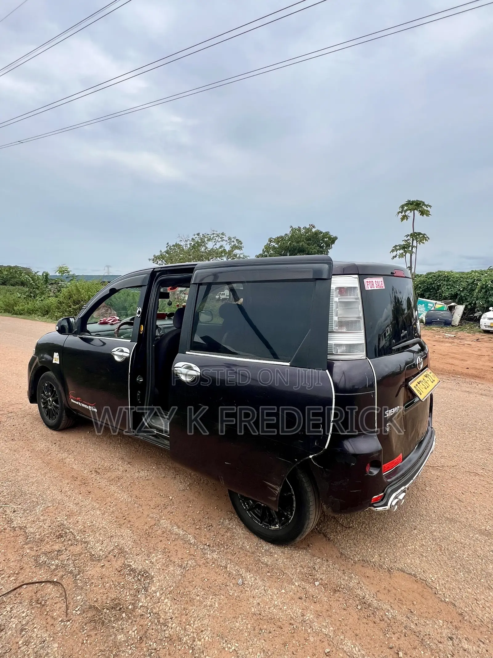 Toyota Sienta 1.5 FWD 2012 Black