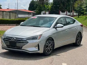 Hyundai Elantra SEL 2019 Silver