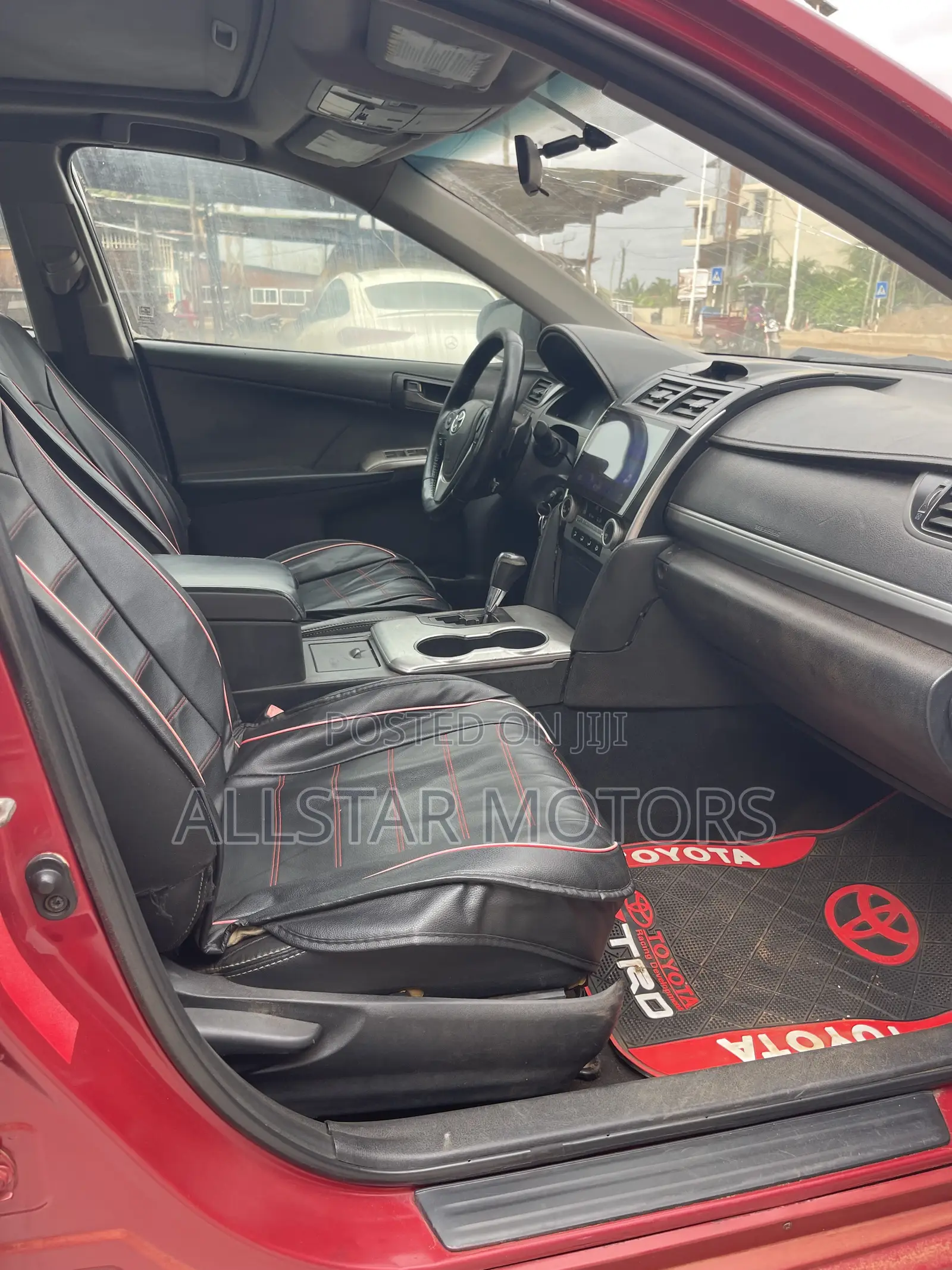 Toyota Camry SE 4dr Sedan (2.5L 4cyl 6A) 2012 Red