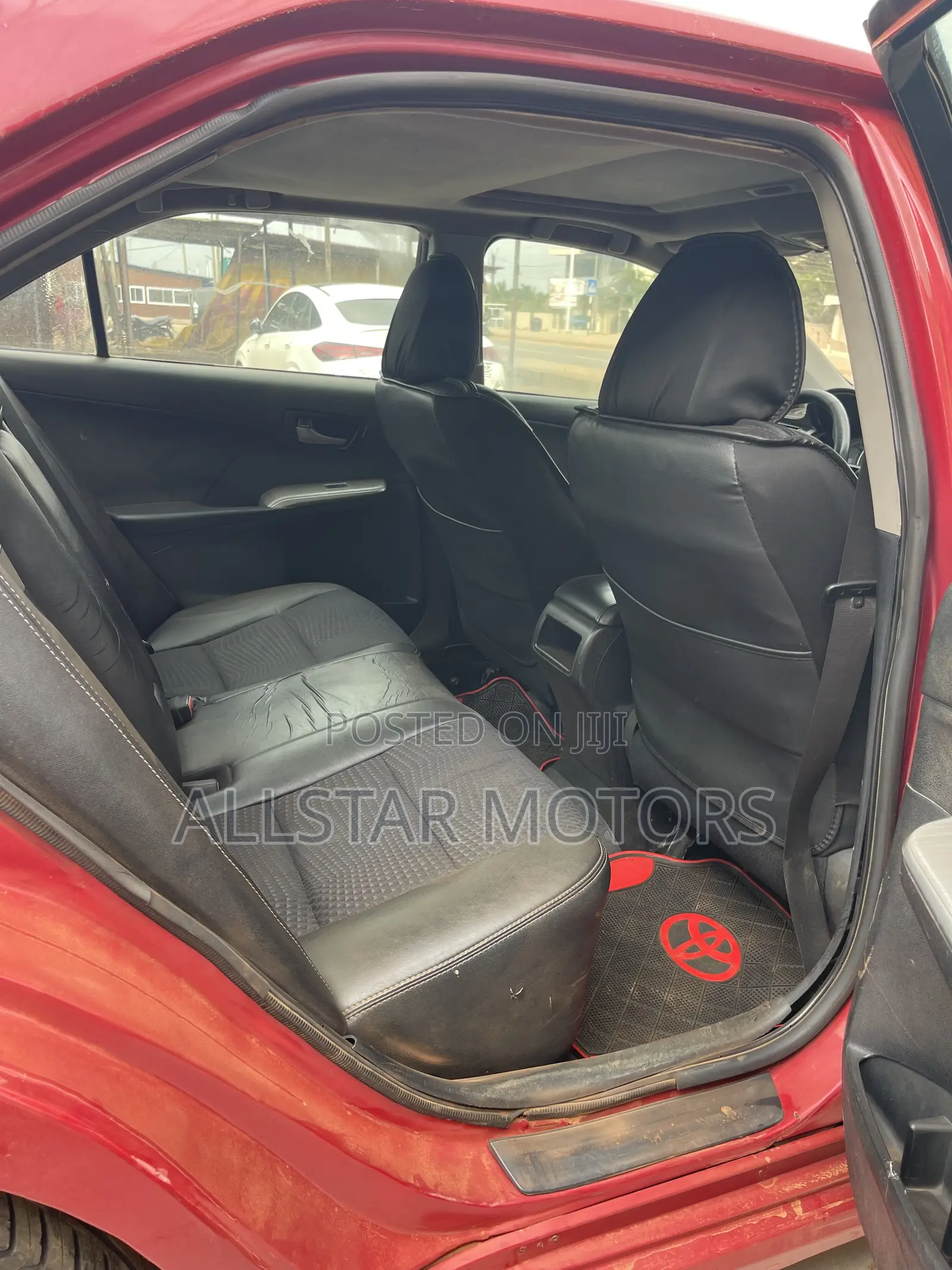 Toyota Camry SE 4dr Sedan (2.5L 4cyl 6A) 2012 Red