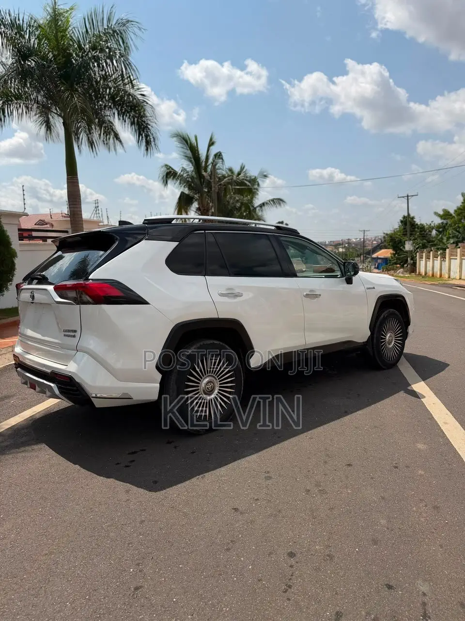 Toyota RAV4 XLE AWD 2019 White