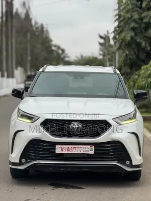 Toyota Highlander XSE AWD 2023 White