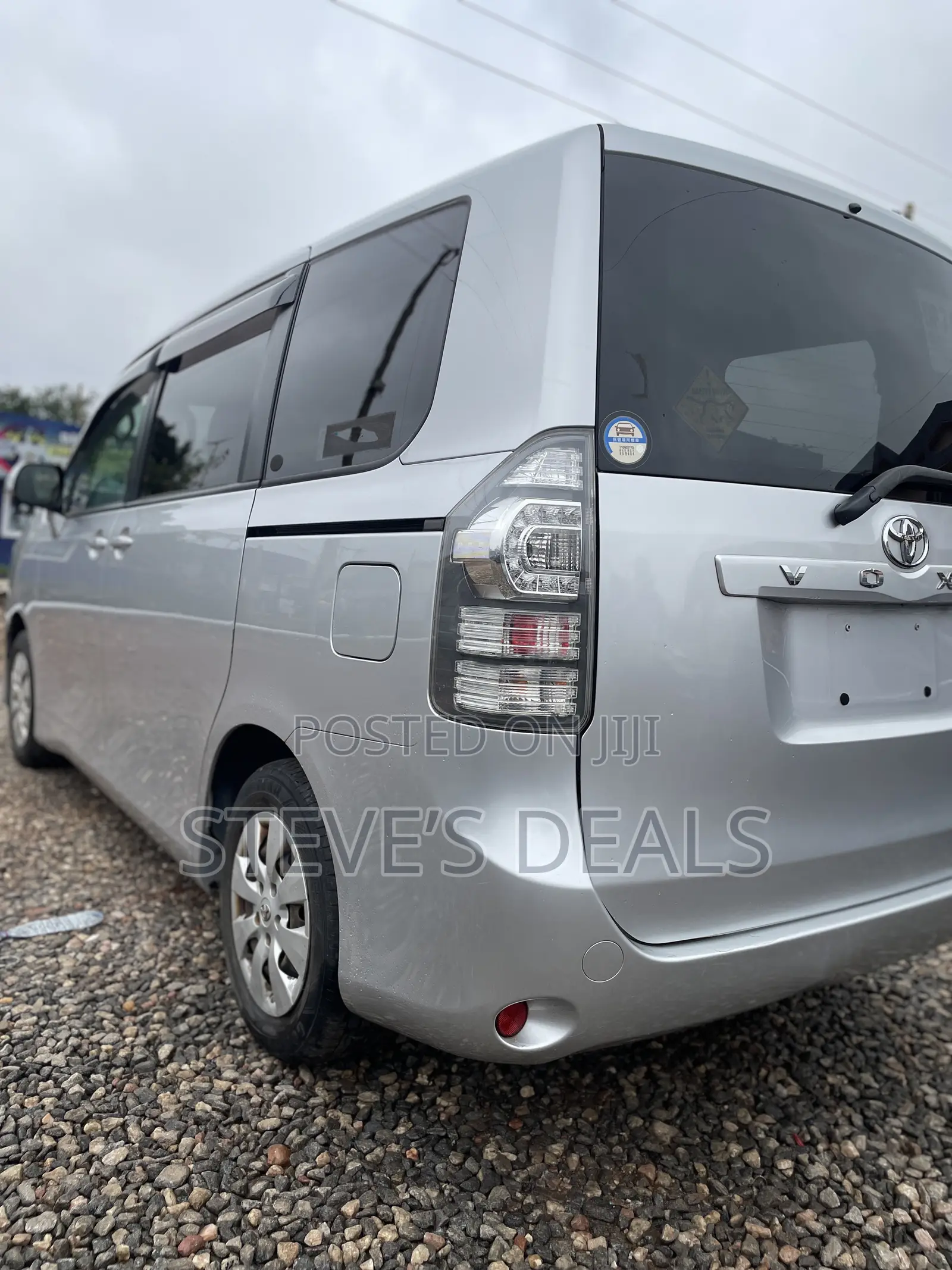 Toyota Voxy 2012 Silver