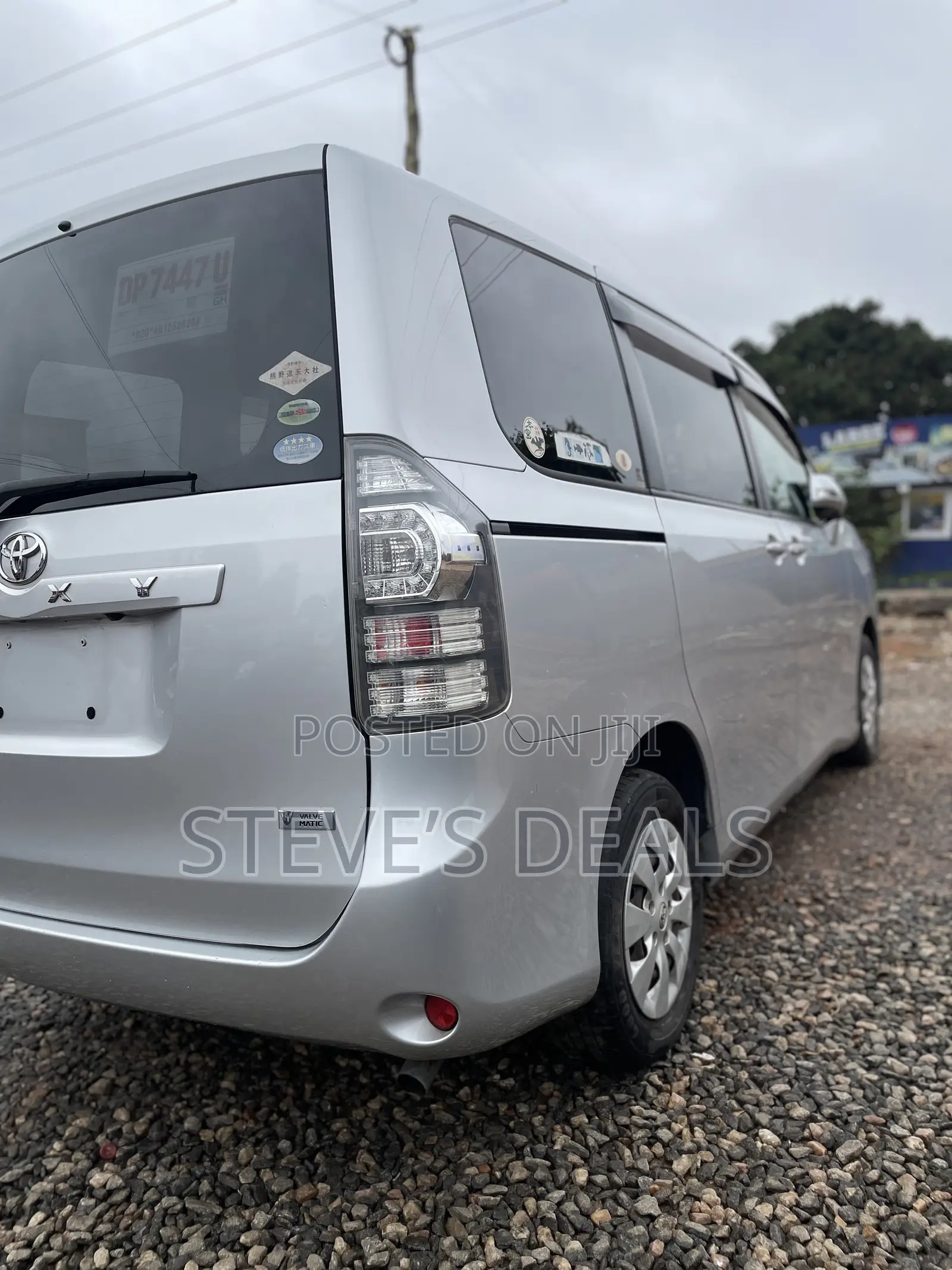 Toyota Voxy 2012 Silver