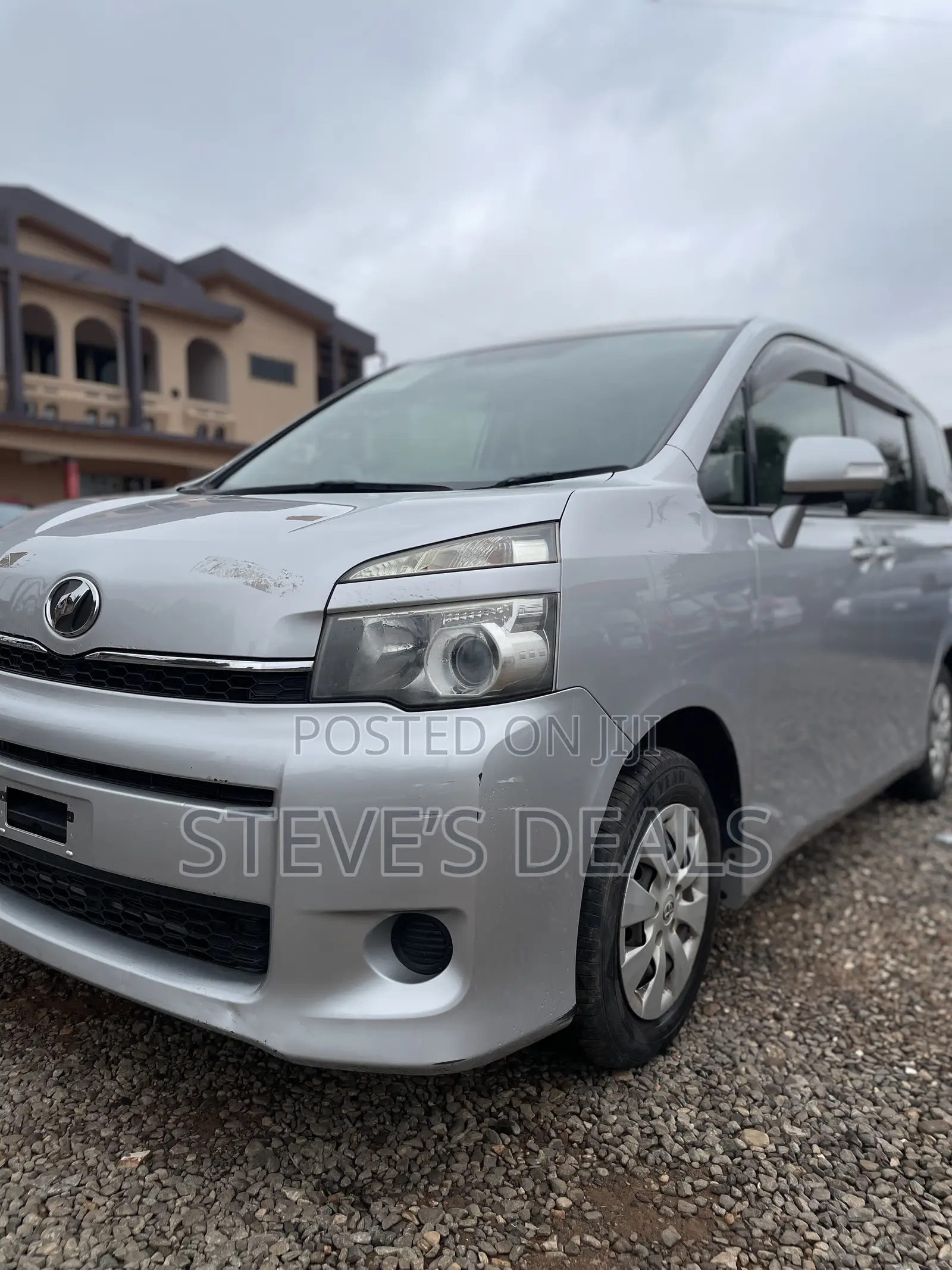 Toyota Voxy 2012 Silver