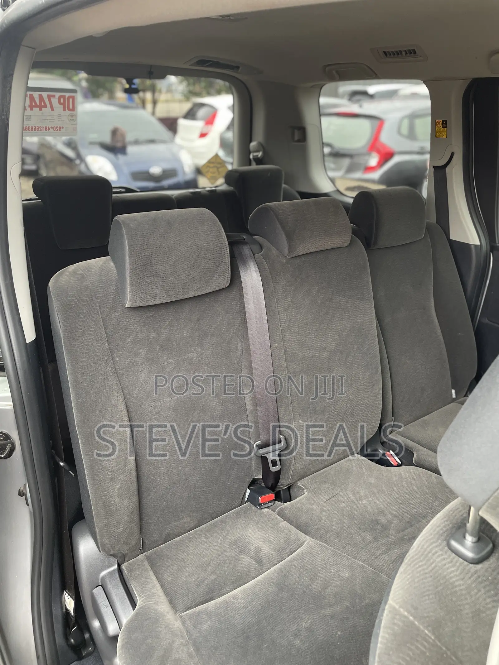 Toyota Voxy 2012 Silver