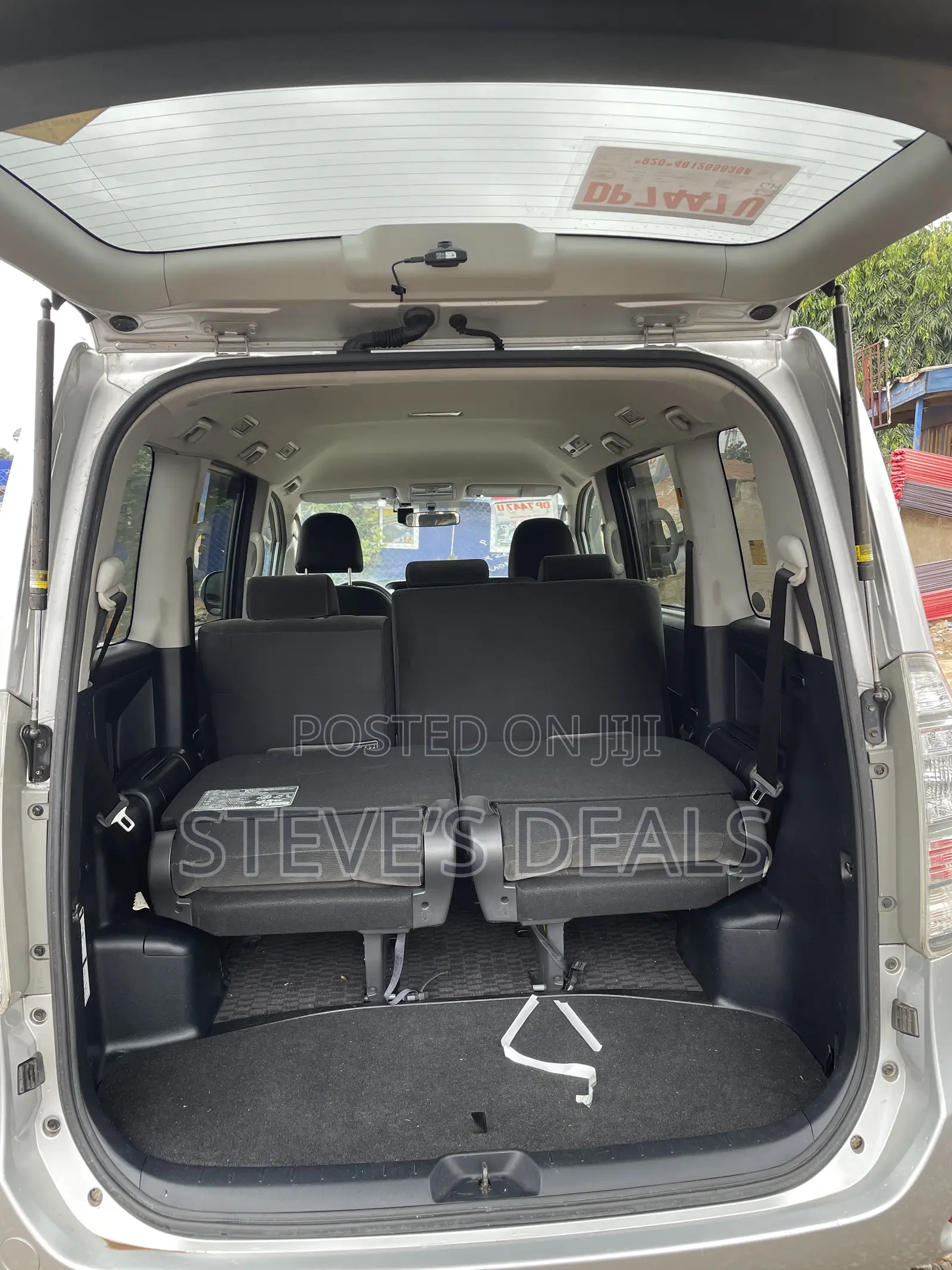 Toyota Voxy 2012 Silver