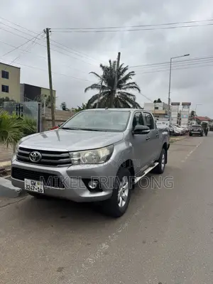 Toyota Hilux Revo Double Cab Petrol 2.7 AWD 2016 Gray