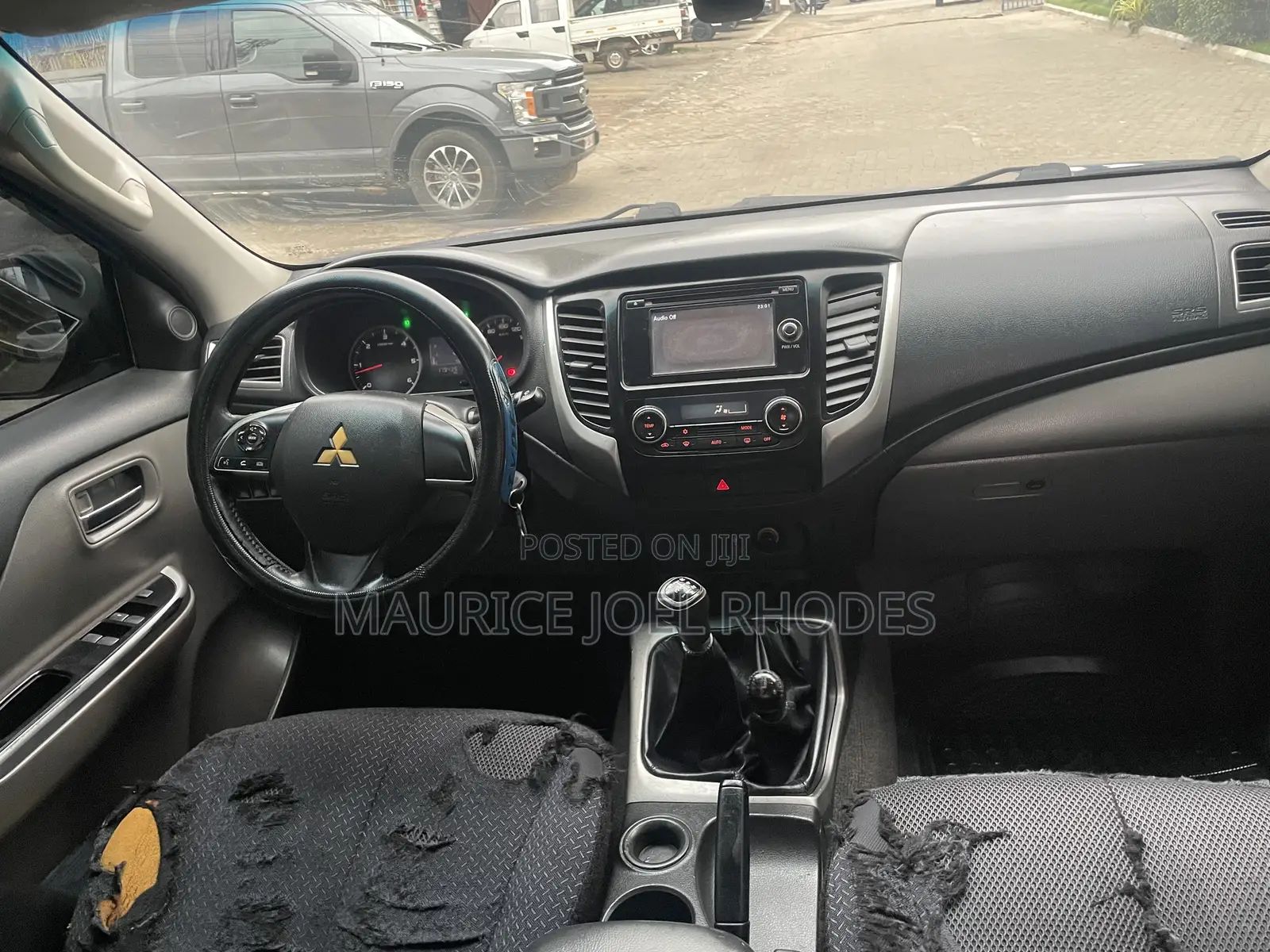 Mitsubishi Pajero 2016 Blue