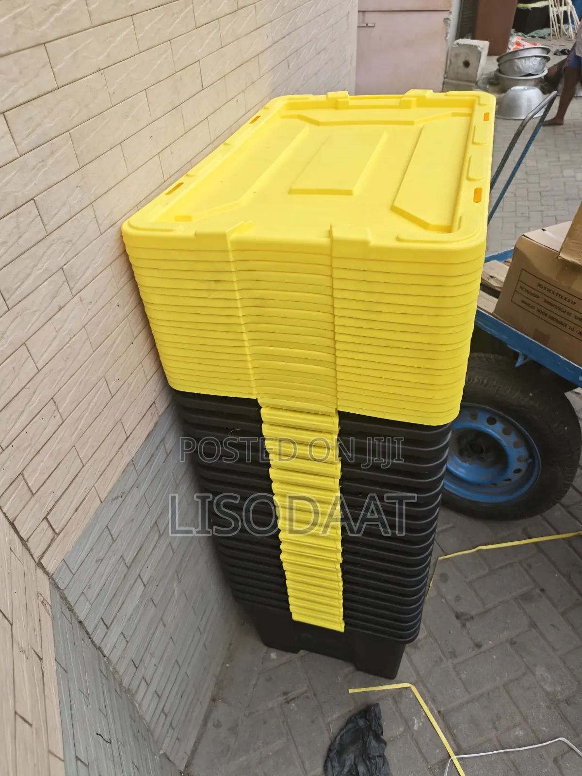 Strong 27 Gallons Capacity Plastic Storage Containers