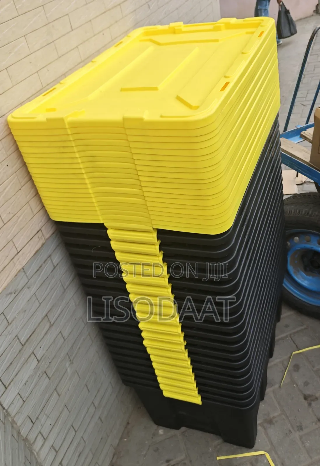 Strong 27 Gallons Capacity Plastic Storage Containers