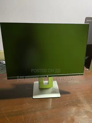 HP Flexible and Adjustable Monitor